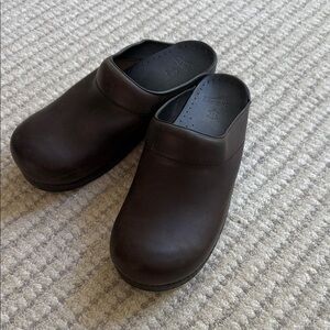 Dansko Men's Rich Antique Brown Mules